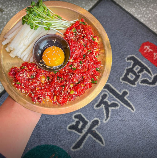 부자면 본점에서 즐기는 한우육회(소) 10,900원, 누구나 좋아할 맛입니다!